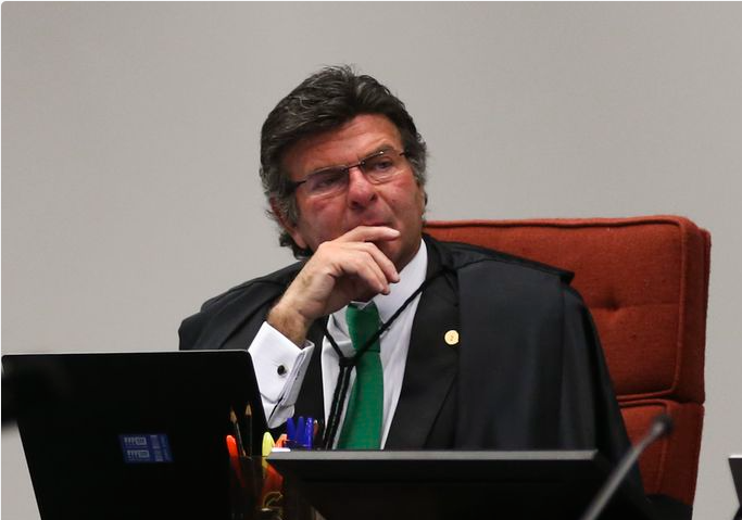 Fux decide julgar venda de refinarias da Petrobras no plenário do STF